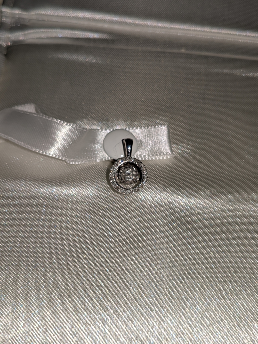 Dancing Diamond Pendant (No Chain) 10K zei Jared the galleria of jewelry